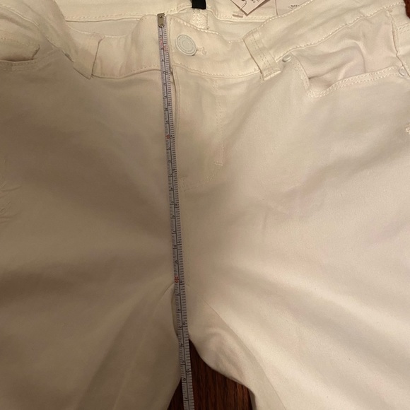 WHBM NewwithTags white jeans white stitched flower - Picture 7 of 7